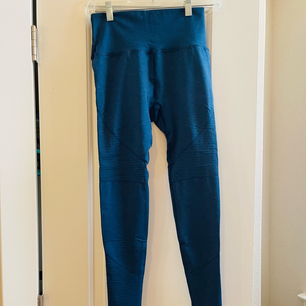Size L Alphalete Revival Leggings
